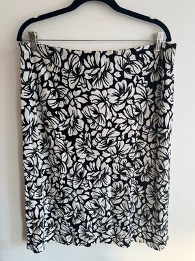 Lauren Ralph Lauren 1X Floral Midi Skirt Black White Rayon Pull On